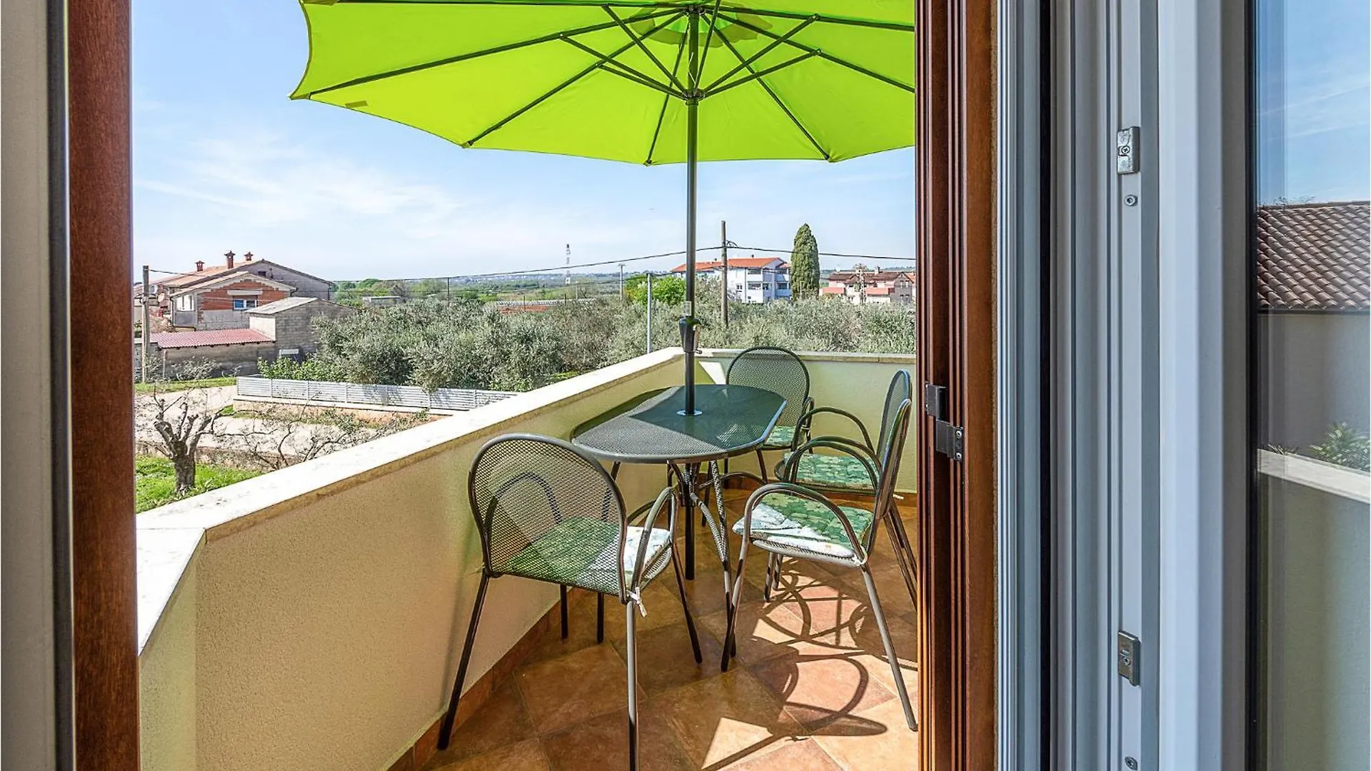 Stunning Apartment In Valbandon With Wifi